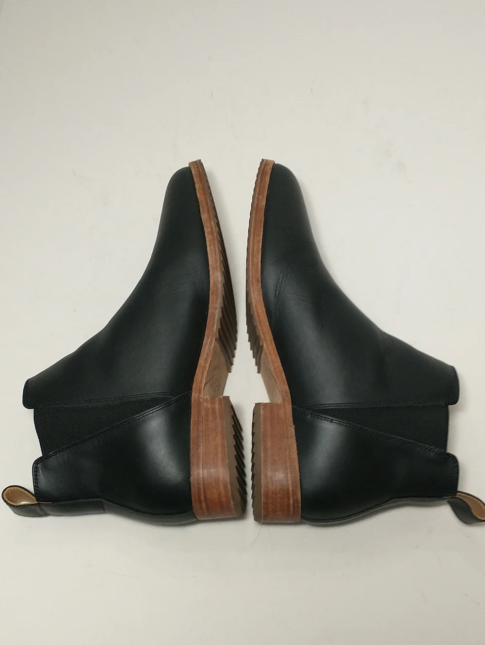 LIKE NEW Nisolo Made In Peru, Black Leather Pointed Toe Bootie, Size 6.5